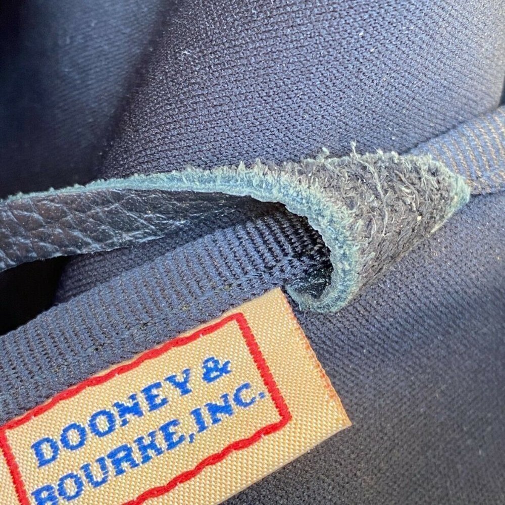 Dooney & Bourke Women's Vintage Designer DB Monogram Shoulder Hand Bag P… - Picture 5 of 5